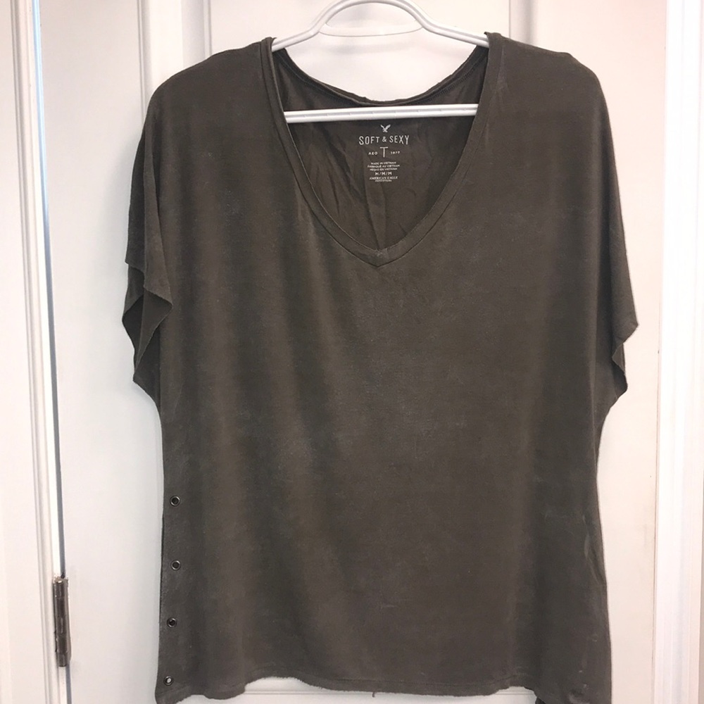 AE Olive tee